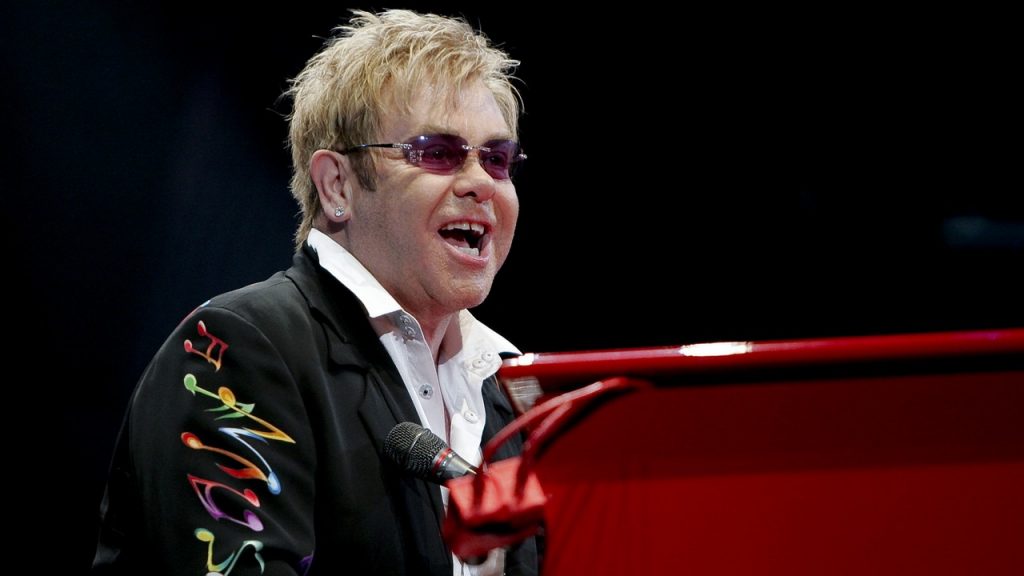 Elton John repris par Lady Gaga, Coldplay, Ed Sheeran...